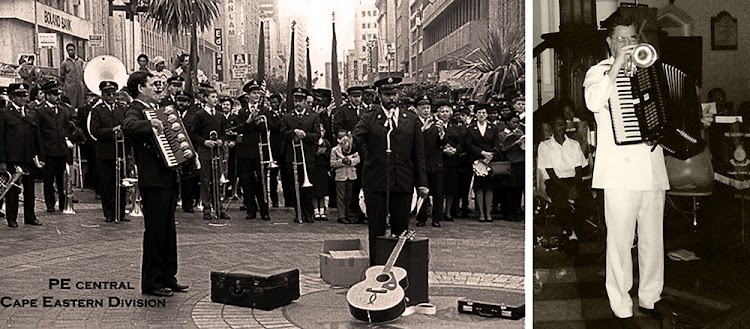 Links: Port Elizabeth, omstreeks 1990. Pa speel trekklavier by 'n opelugbyeenkoms. Regs: Sri Lanka, 2003, met Pa wat sy spesiale eenmanorkestoertjie doen.