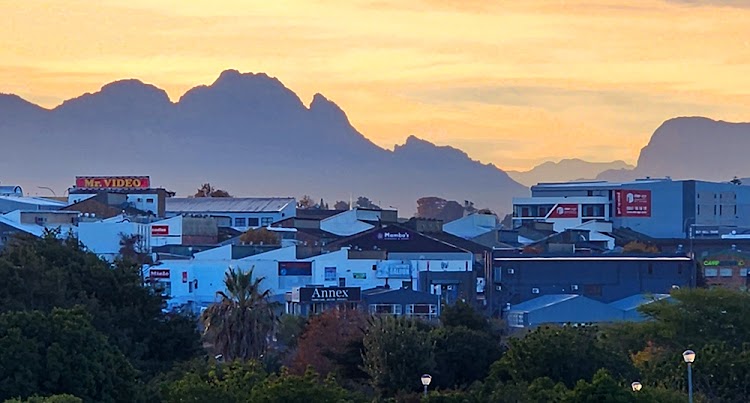 Die Mr Video-advertensiebord wat die koms van televisiestroming met ’n dekade oorleef het. © ALI VAN WYK