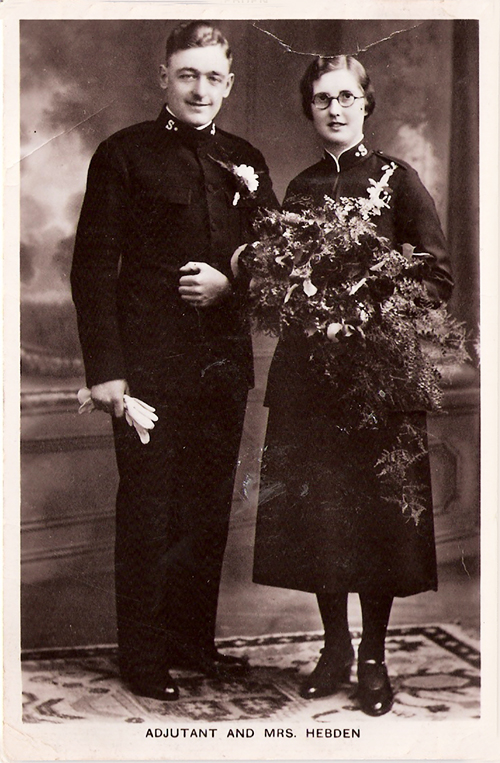 Ouma en Oupa het ook in hulle uniforms getrou.