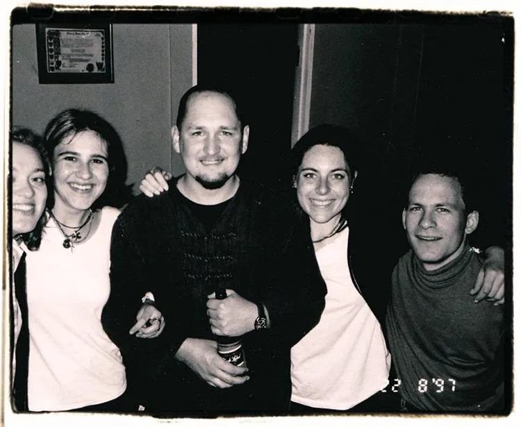 Die Matie se kunsredaksie rondom 1995, met Adri Jurgens, Helga Minette Sykstus, Ali van Wyk, Mareli Roux en Sean Falconer.